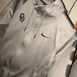 NWOT! gray therma fit nike jacket
